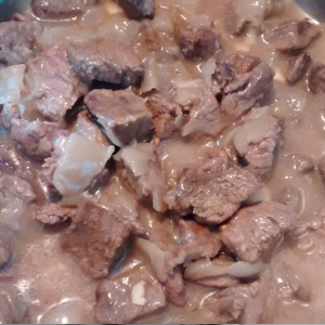 Guiso de ternera al vino blanco